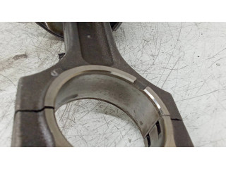 Píst    BMW 7 E65 E66  pro naftový motor 3.0 306d3 1346