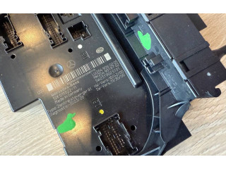 Pojistková skříňka A2049060205, 5DK01102211 Mercedes-Benz C W204 2013