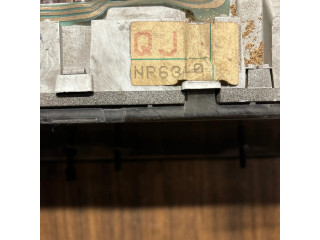 Přístrojová deska Nissan Bluebird 1987 NR630