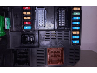 Блок предохранителей 9819850080   Peugeot 2008 I    