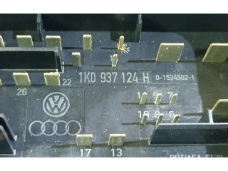 Блок предохранителей 1K0937124H Audi A3 S3 8P