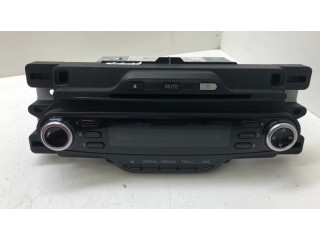 Радио/ проигрыватель CD/DVD / навигация