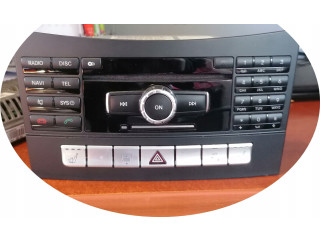 Радио/ проигрыватель CD/DVD / навигация     A2189002401    Mercedes-Benz CLS C218 X218 