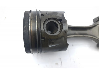  Поршень с шатуном    Peugeot 5008  