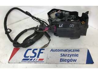   Pojistková skříňka    Audi Q7 4L 2010