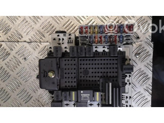 Блок предохранителей 8688153   Volvo XC70    