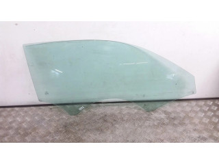 Основное стекло передних дверей (двухдверного автомобиля)