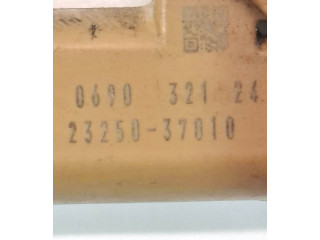 Vstřikovač 2325037010, 069032124   Toyota Prius (XW30)     