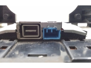 Дисплей 30656245 Volvo XC70