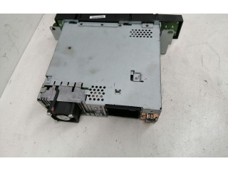 Радио/ проигрыватель CD/DVD / навигация