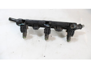 Топливная рампа    Skoda Fabia Mk2 (5J)   для двигателя CGPA