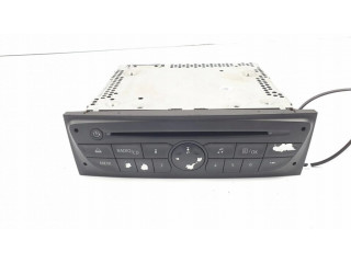 Радио/ проигрыватель CD/DVD / навигация