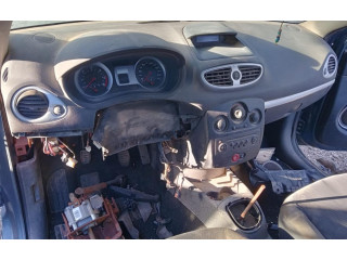 Панель приборов Renault Clio III