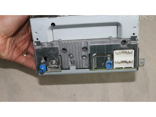 Радио/ проигрыватель CD/DVD / навигация