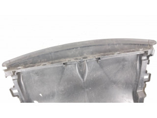 Другая деталь отсека двигателя