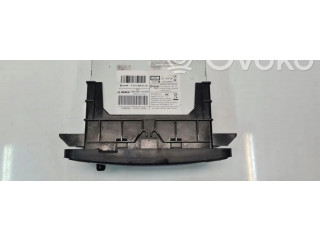 Pojistková skříňka Радио/ проигрыватель / навигация Smart ForFour II W453 2024