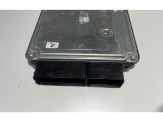 Řídící jednotka 03G906021QJ, 0281014064   Volkswagen Caddy 2007