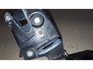 Замок задней крышки