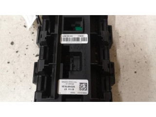 Pojistková skříňka 922487904, 19096000001 BMW 1 F20 F21 2013