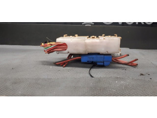 Блок предохранителей  8200241944   Renault Clio III    