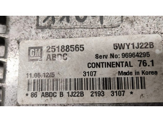 Блок управления двигателем Блок управления 25188565, 5WY1J22B   Chevrolet Orlando