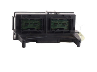 Блок предохранителей 04692087AB Jeep Commander