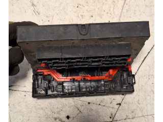 Блок предохранителей 1K0937049AA, H37S0501   Volkswagen Caddy    