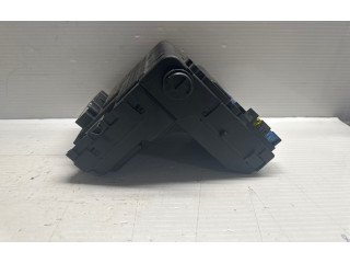 Блок предохранителей 30786889 Volvo S60