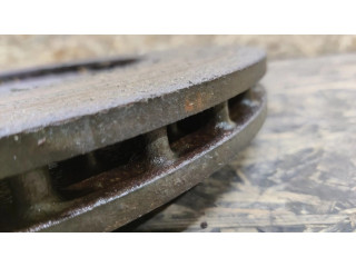 Передний тормозной диск Alfa Romeo Giulia 2.0