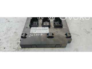 Блок предохранителей 1K0937087AE Skoda Octavia Mk3 (5E)