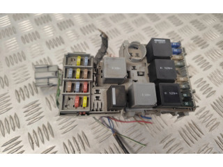 Блок предохранителей 8690698   Volvo V70    