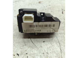 Pojistková skříňka Радио/ проигрыватель / навигация 28395 Nissan Navara D40 2015