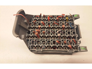 Блок предохранителей 9162439 Volvo V70