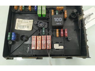 Блок предохранителей 1K0937125A   Volkswagen Jetta V    