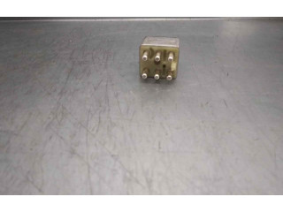 Блок предохранителей 0015425319 Mercedes-Benz E W124