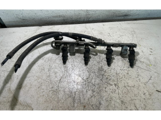 Топливная рампа 058133681   Audi A6 S6 C5 4B  