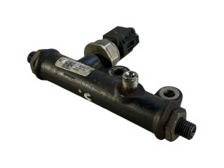 Топливная рампа 4R8Q9C066AA, 5WS40128 Jaguar S-Type 2.7