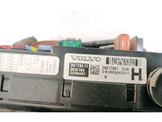 Блок предохранителей  30728512, 28017881   Volvo V70    