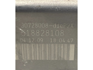 Блок предохранителей  30728008, 180447   Volvo V70    