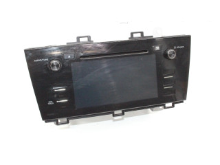 Радио/ проигрыватель CD/DVD / навигация