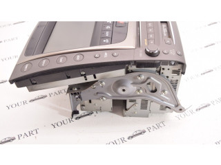 Радио/ проигрыватель CD/DVD / навигация