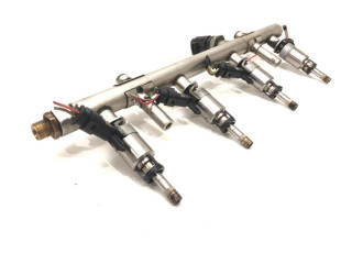 Топливная рампа 06K133317G   Skoda Octavia Mk3 (5E)  