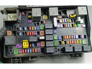 Блок предохранителей  P68253442AB   Jeep Grand Cherokee    