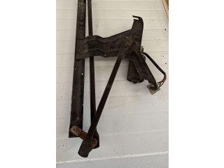 Моторчик дворников     Maserati Biturbo