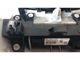 Фонарь освещения передних мест