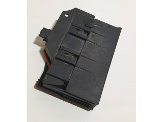 Блок предохранителей 90589541, 14526271 Opel Meriva A