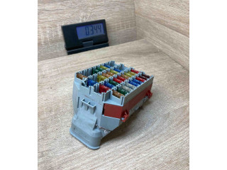 Блок предохранителей  9162439   Volvo V70    