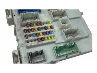 Блок предохранителей DV6T14A073DK, 517603F15   Ford Focus    