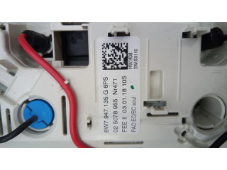 Фонарь освещения передних мест