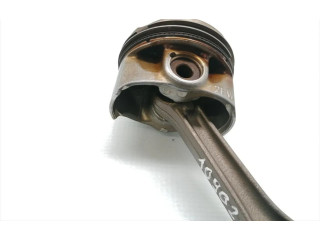 Поршень с шатуном Skoda Octavia Mk3 (5E)